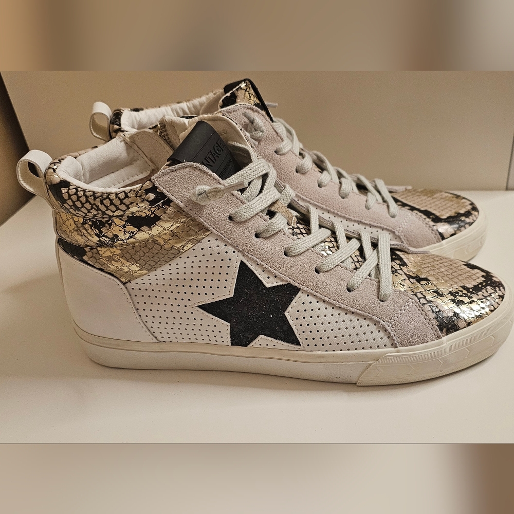 NWOB-VINTAGE HAVANA Womens Leather Casual and Fashion Sneakers,Sz.10.  B-18